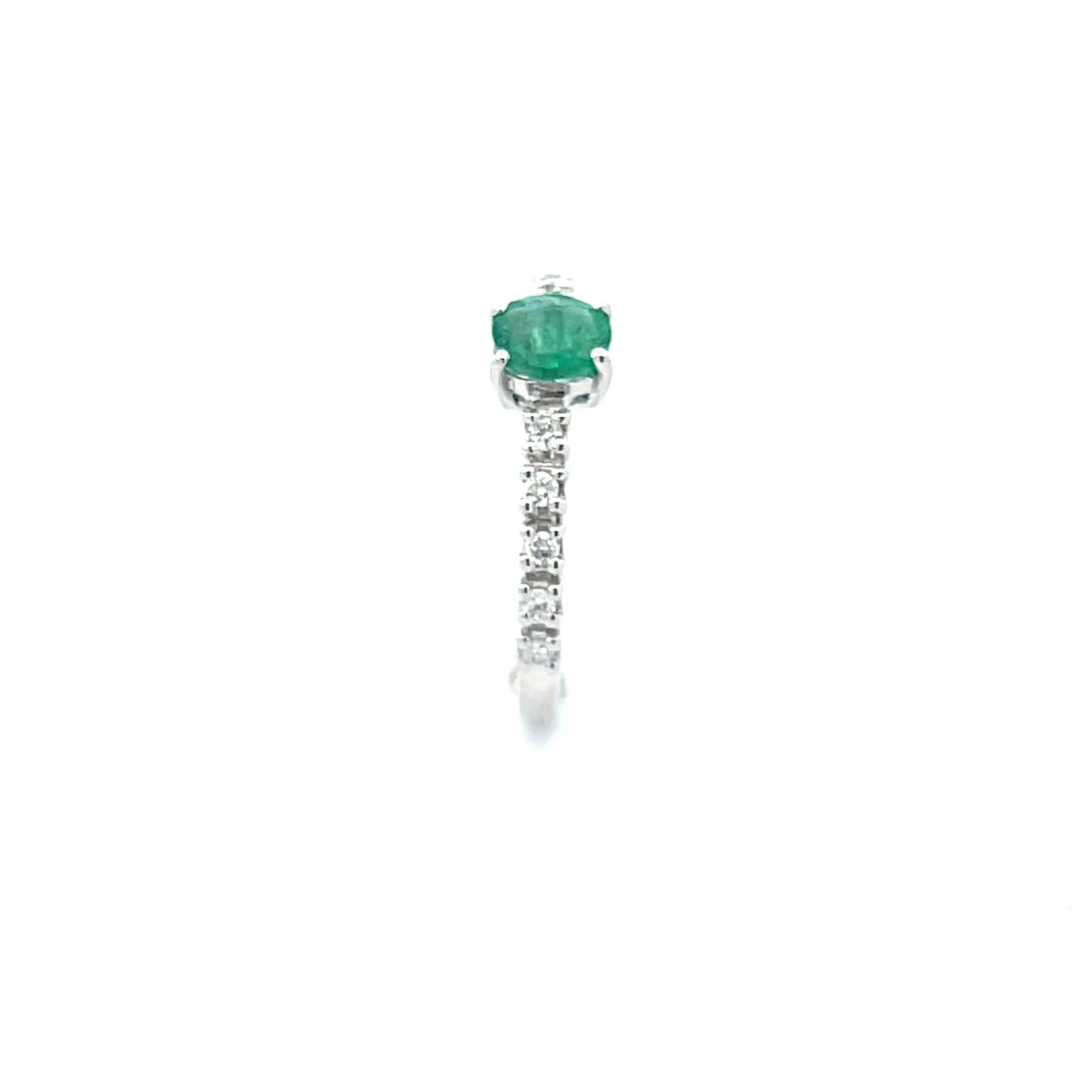 S 3358 - Anillo Esmeralda Oval Con Diamantes Laterales
